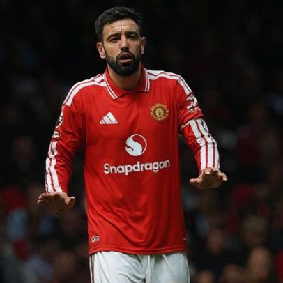 Bruno Fernandes é eleito o melhor jogador da Premier League na temporada