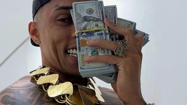 Buzeira publicava fotos com dinheiro, joias e bens de luxo nas redes sociais