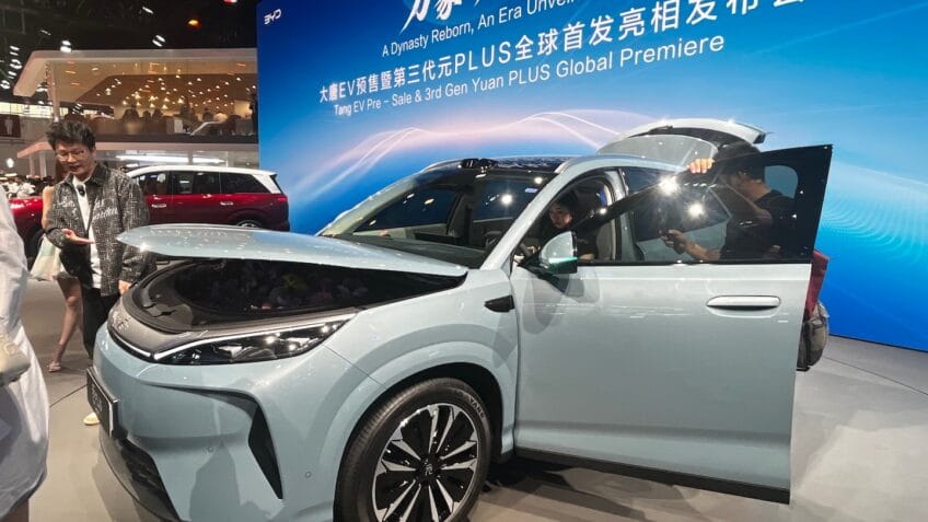 Na imagem, carro da BYD em exposição no auto-show de Pequim
