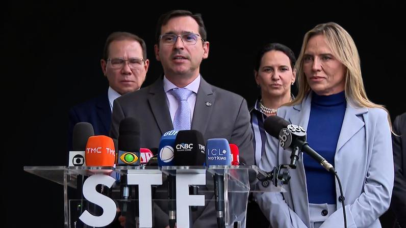 Presidente do BRB, Nelson Souza, advogado-geral da União, Flávio Roman, e governadora do DF, Celina Leão; GDF e União fecham acordo para viabilizar socorro bilionário ao BRB — Foto: TV Globo