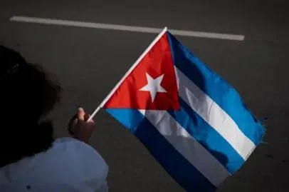 China diz que EUA devem parar ameaças a Cuba após ex-líder ser acusado