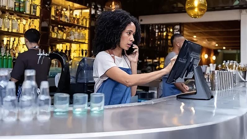 Vagas de emprego caem para o nível mais baixo em cinco anos