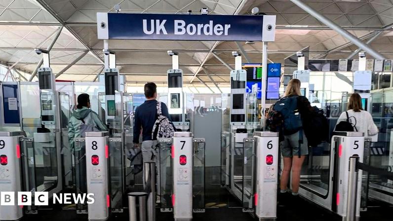 Migração líquida do Reino Unido cai para 171 mil em 2025, menor desde 2012