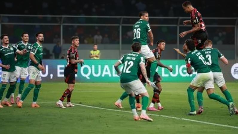 Danilo fez o gol do título do Flamengo sobre o Palmeiras na Libertadores de 2025