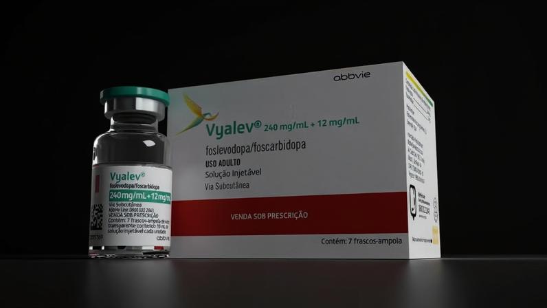 O tratamento combina foscarbidopa e foslevodopa, substâncias derivadas da levodopa —principal medicamento usado contra os sintomas motores da doença — Foto: Divulgação