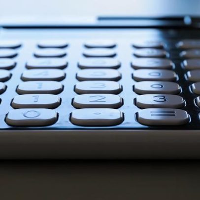 Mercado eleva projeções de IPCA e Selic para 2026, aponta Focus