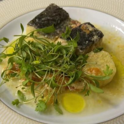 Caldeirada de bacalhau com batata-doce assada e salsa do chef Vitor Sobral
