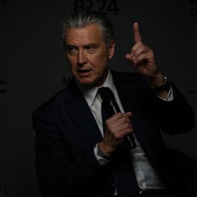 Califórnia pretende taxar 100% do fundo de Trump para indenizar perseguidos