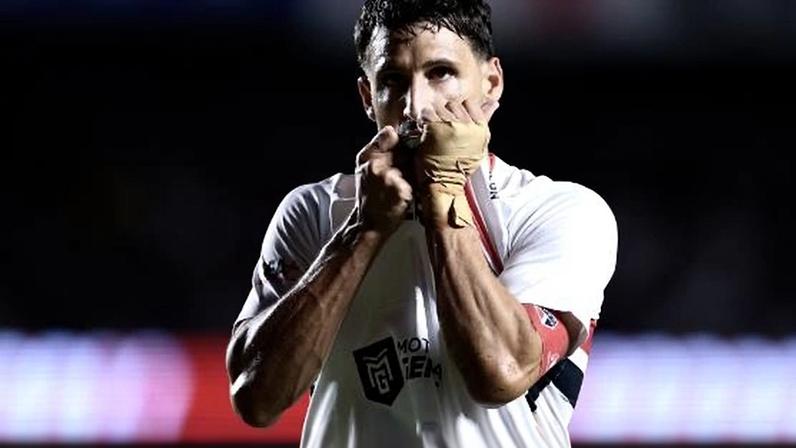 Calleri comemora gol do São Paulo contra o Cruzeiro no Morumbi