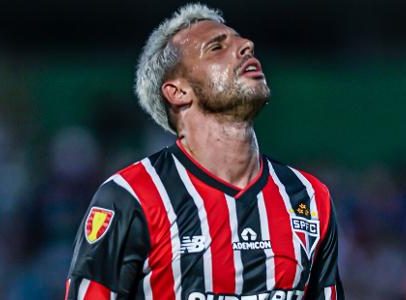 Calleri reage após eliminação do São Paulo na Copa do Brasil