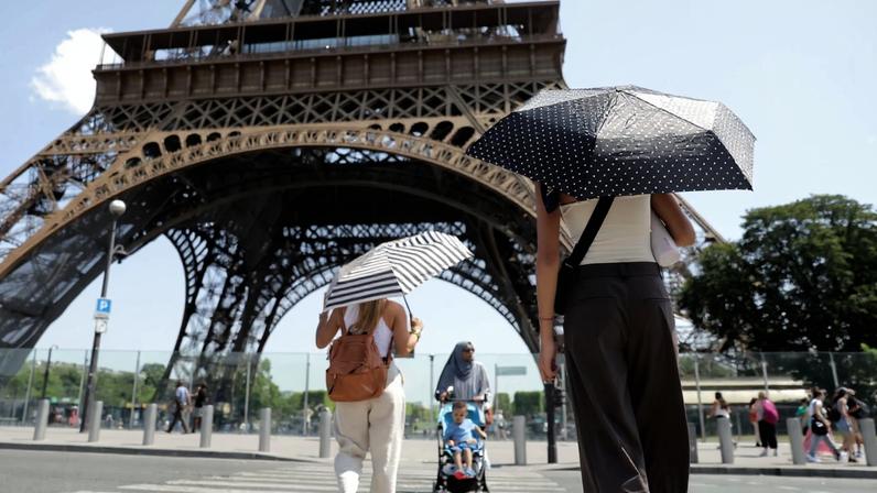 calor na europa paris torre eiffel - metrópoles
