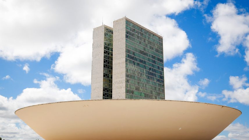 A sessão marca o bicentenário da Câmara dos Deputados, instalada em 1826 durante o período imperial