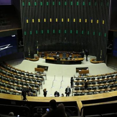 Deputados aprovam PEC que encerra escala 6x1