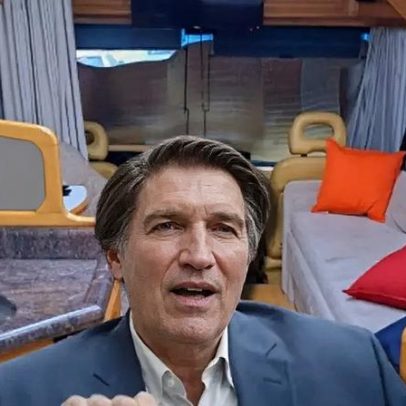 Motorhome feito de camarim para atores de Dark Horse e comida dos figurantes