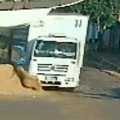 Caminhão desgovernado atinge bar em Goiás e mata quatro pessoas