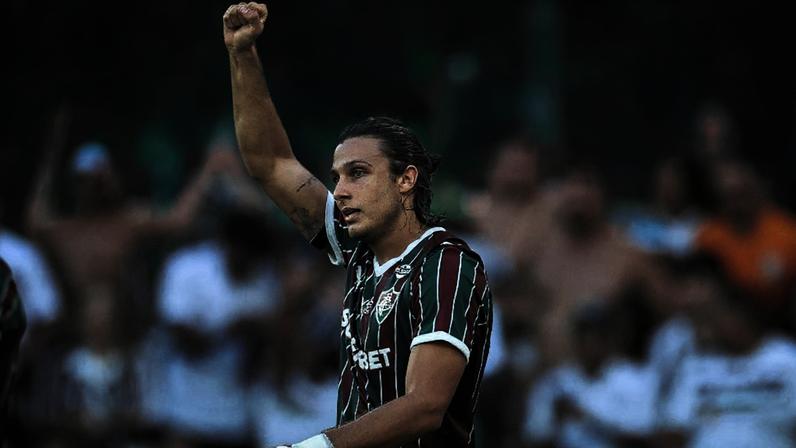 Canobbio, do Fluminense, comemora o gol sobre o Athletico no Maracanã
