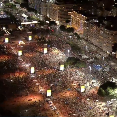 Multidão toma Copacabana na expectativa de megashow de Shakira