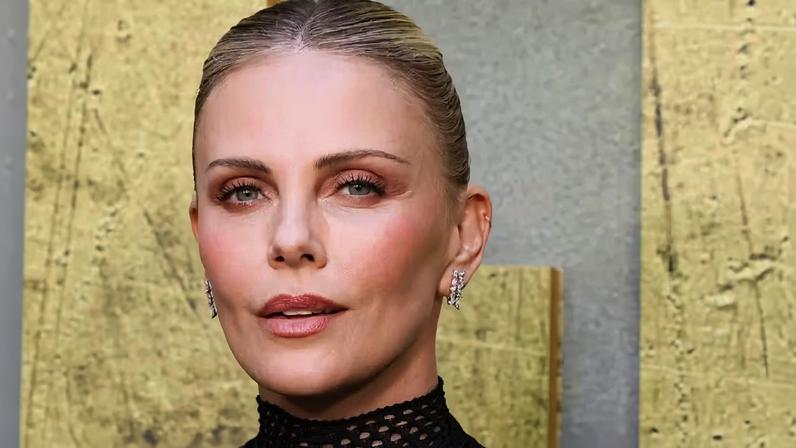 A atriz Charlize Theron