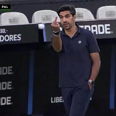 Conmebol multa e adverte Abel Ferreira por gestos durante gol do Palmeiras