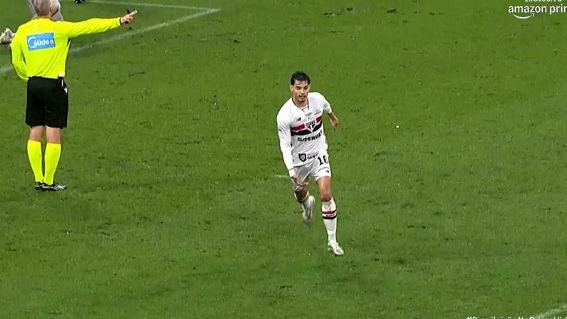 Bobadilla comemora gol de Luciano contra o Corinthians