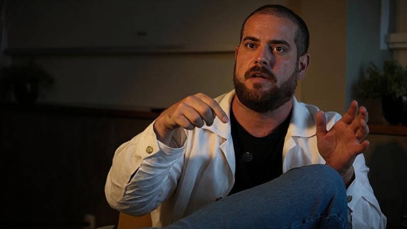 Fernando Sampaio é representante da agência Outsider Tours e responde a 600 processos após empresa não entregar pacotes de viagem