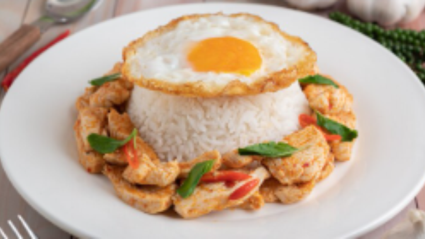Arroz com ovo ganha destaque como alternativa barata e nutritiva