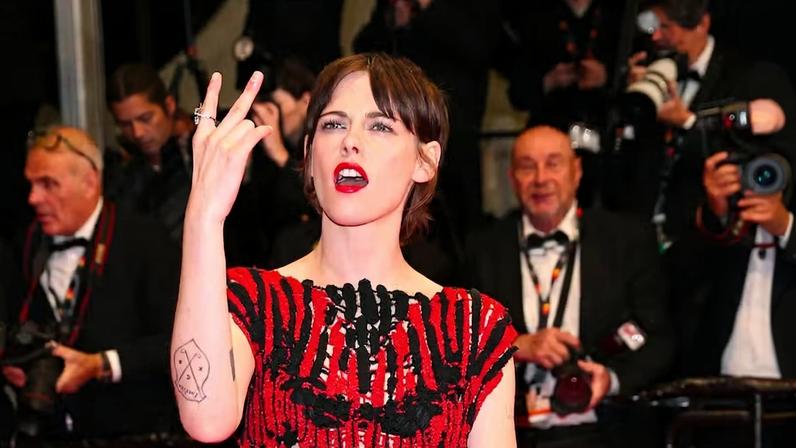 A atriz Kristen Stewart no evento de lançamento de Full Phil (2026) no Festival de Cinema de Cannes, na França, em 16 de maio de 2026 — Foto: Getty Images