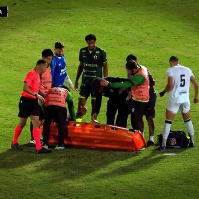 Maqueiro chuta jogador do Santa que aguardava atendimento em jogo contra Maringá