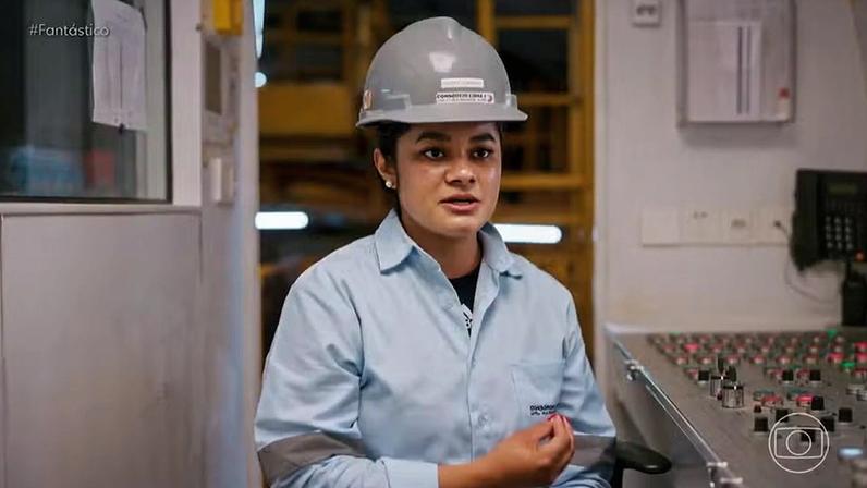 Sherry é a primeira mulher da América Latina a pilotar o “tatuzão” usado nas obras do Metrô de São Paulo. — Foto: Reprodução/TV Globo
