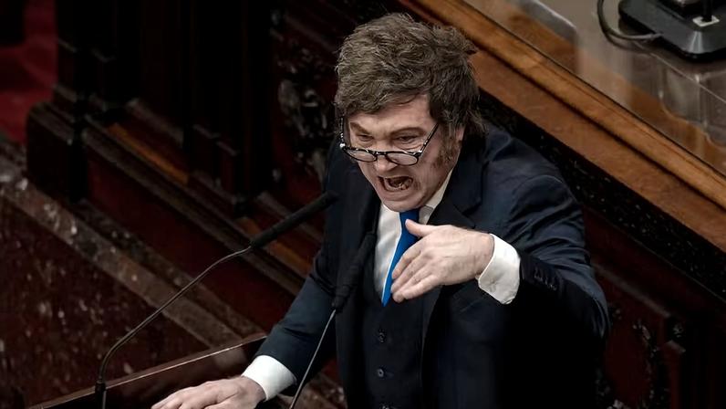 Javier Milei, presidente da Argentina, discursa durante a sessão de abertura do Congresso Nacional em Buenos Aires, Argentina, no domingo, 1º de março de 2026.