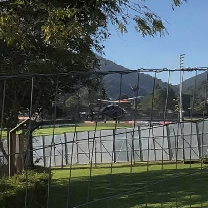 Jogadores chegam de helicóptero à Granja Comary para apresentação da Seleção