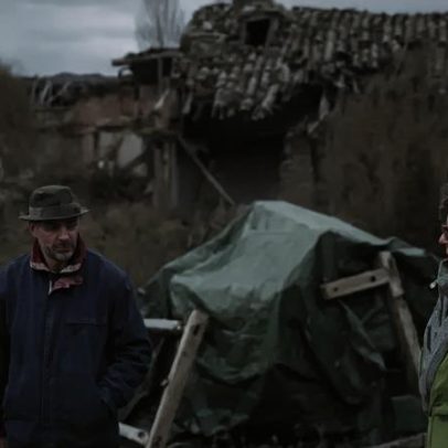 Casal compra vila abandonada na Espanha para ecovila autossuficiente