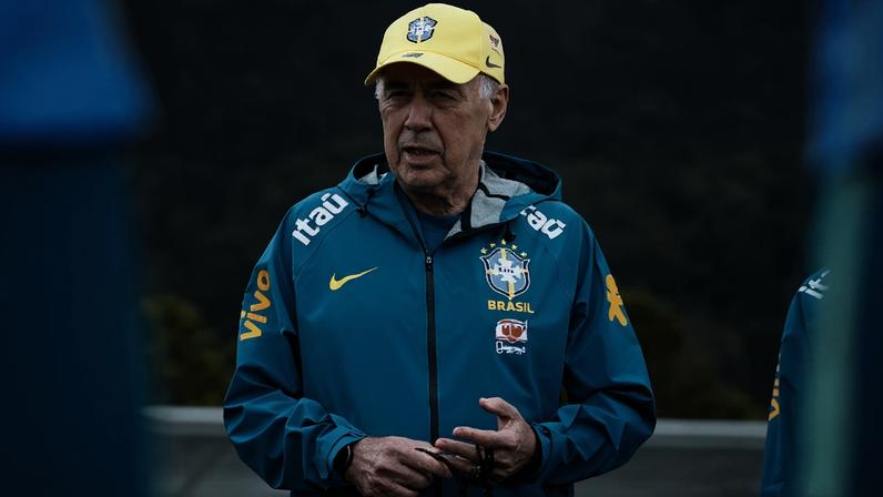 Ancelotti define o estilo da seleção com time treinado na Granja Comary