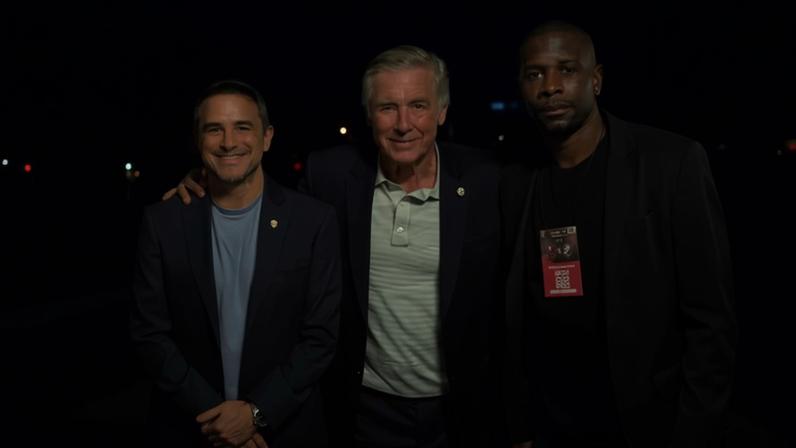 Carlo Ancelotti marca presença no Maracanã em clássico Fla x Vasco