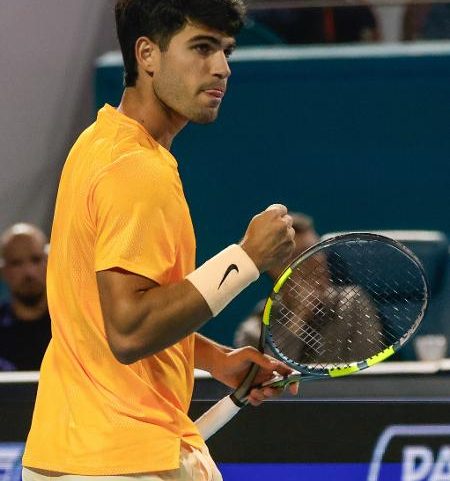 Carlos Alcaraz comemora ponto contra João Fonseca no Masters 1000 de Miami