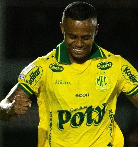 Carlos Eduardo, do Mirassol, comemora gol durante partida contra o Corinthians