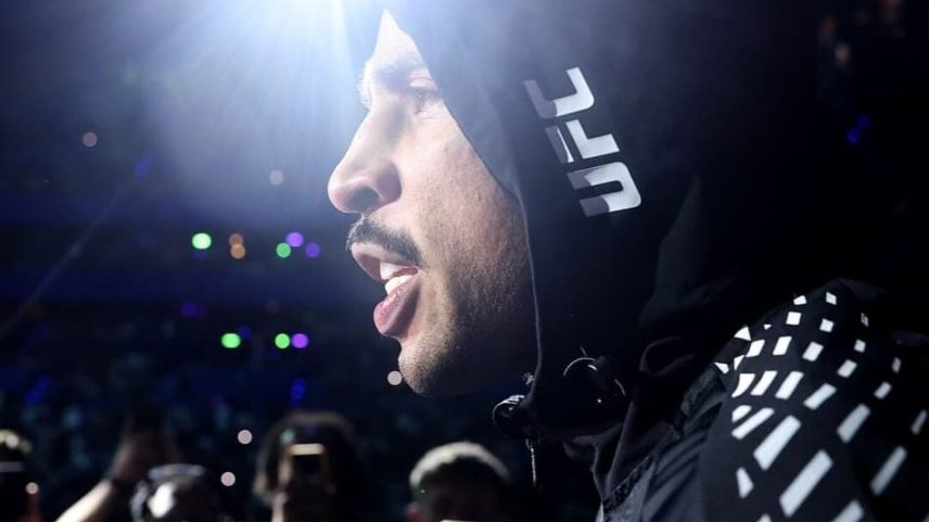 Carlos Prates antes de vitória sobre Jack Della Maddalena no UFC Perth (Foto: Reprodução/Instagram/UFC)