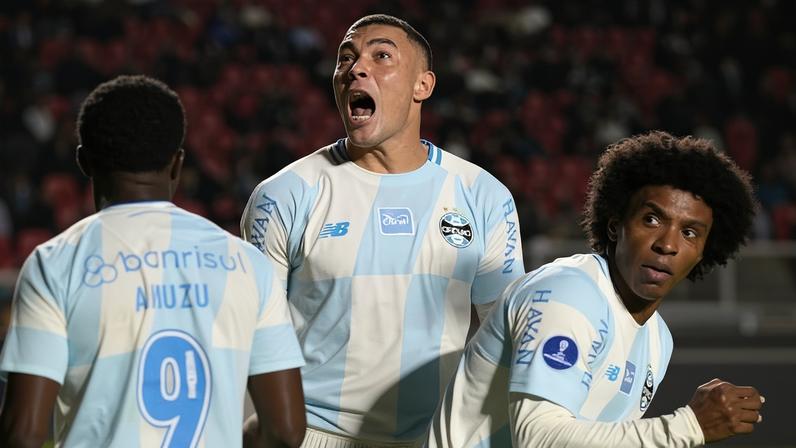 Carlos Vinícius comemora gol em Deportivo Riestra-ARG x Grêmio, pela Copa Sul-Americana