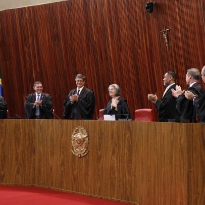 Cármen Lúcia afirma que Brasil pode ser exemplo de matriz de urna no TSE