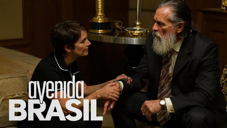 Carminha tenta comprar Nilo, mas leva fora humilhante e é expulsa do lixão em Avenida Brasil