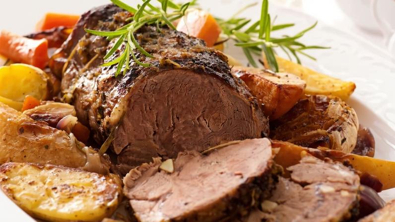 Carne assada com legumes