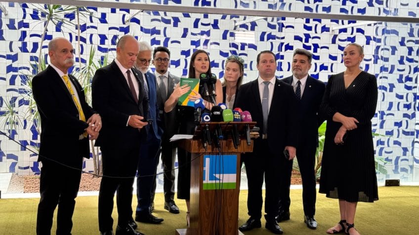 Na imagem, líderes da Oposição na Câmara dos Deputados