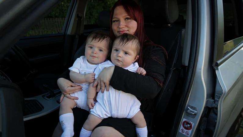 Mãe deu à luz sozinha gêmeos no carro — Foto: Reprodução/Mirror