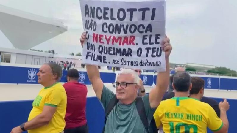 Torcedor Samuca da Pavuna assinou cartaz contra a convocação de Neymar para a Seleção Brasileira