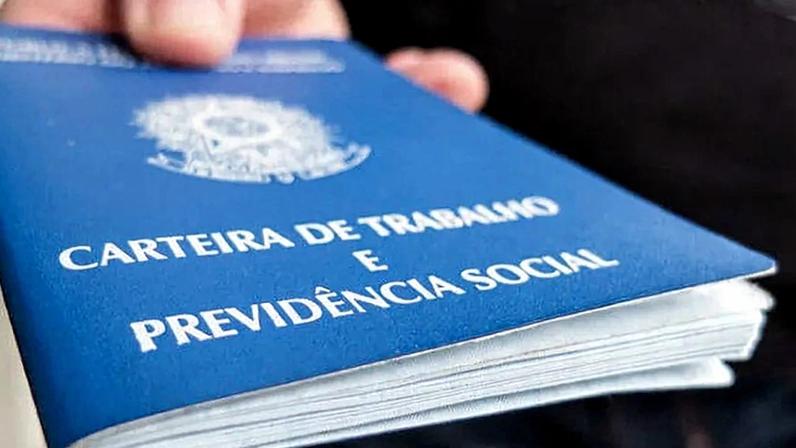 Carteira de Trabalho e Previdência Social — Foto: Agência Brasil/Arquivo