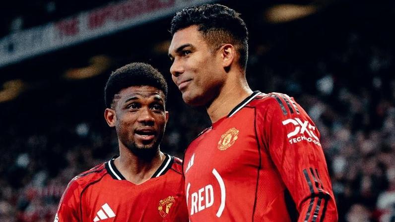 Casemiro, do Manchester United, celebra gol marcado contra o Brentford, na Premier League