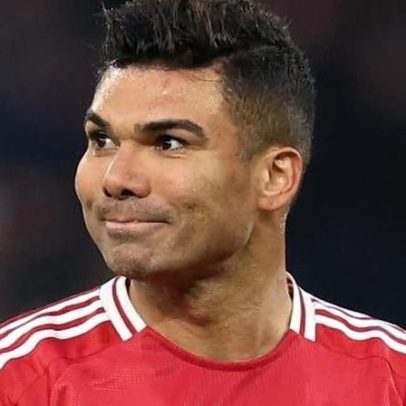 Casemiro próximo de feito entre brasileiros após negociação com time de Messi