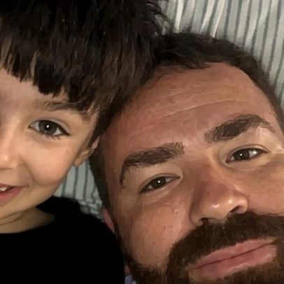 Pai de Henry Borel emociona-se ao depor, afirma que filho foi assassinado