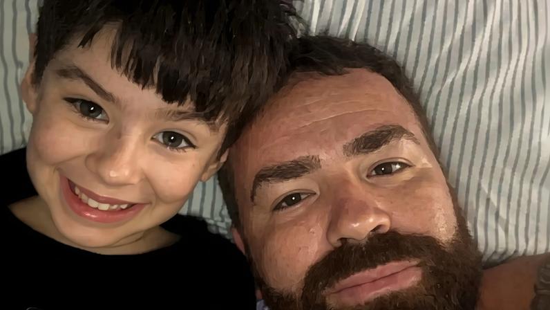 O engenheiro Leniel Borel e o filho Henry, de 4 anos: ele transformou a luta por Justiça em sua bandeira