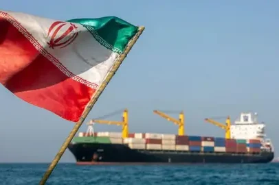 EUA realizam novos ataques em site militar iraniano
